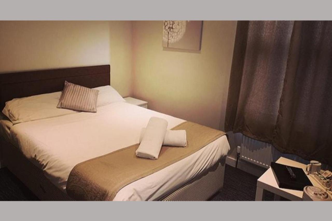 The R Inn Hotel Desborough Esterno foto