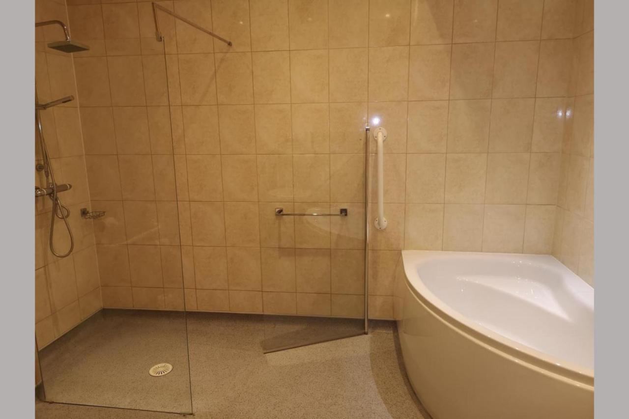 The R Inn Hotel Desborough Esterno foto