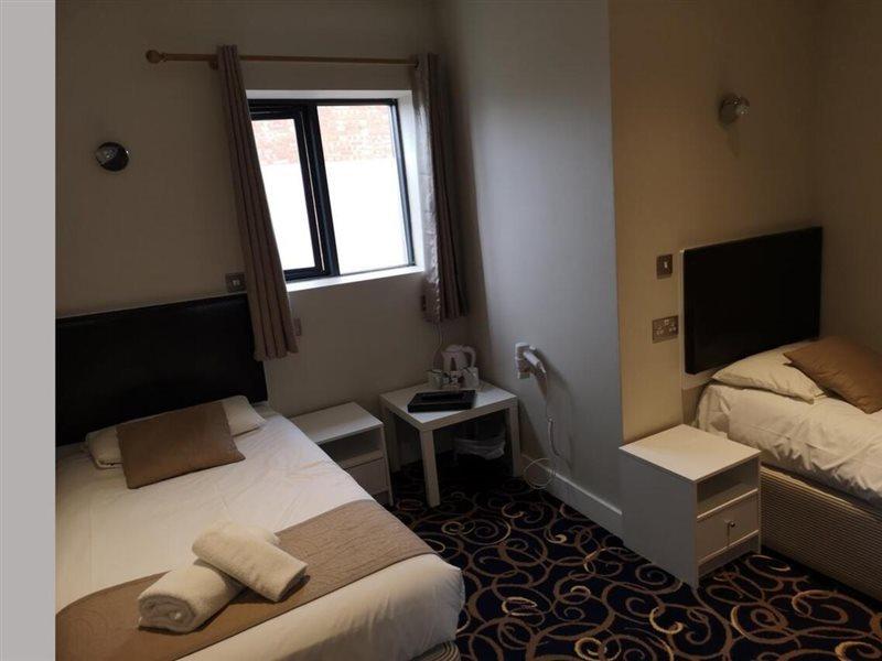 The R Inn Hotel Desborough Esterno foto
