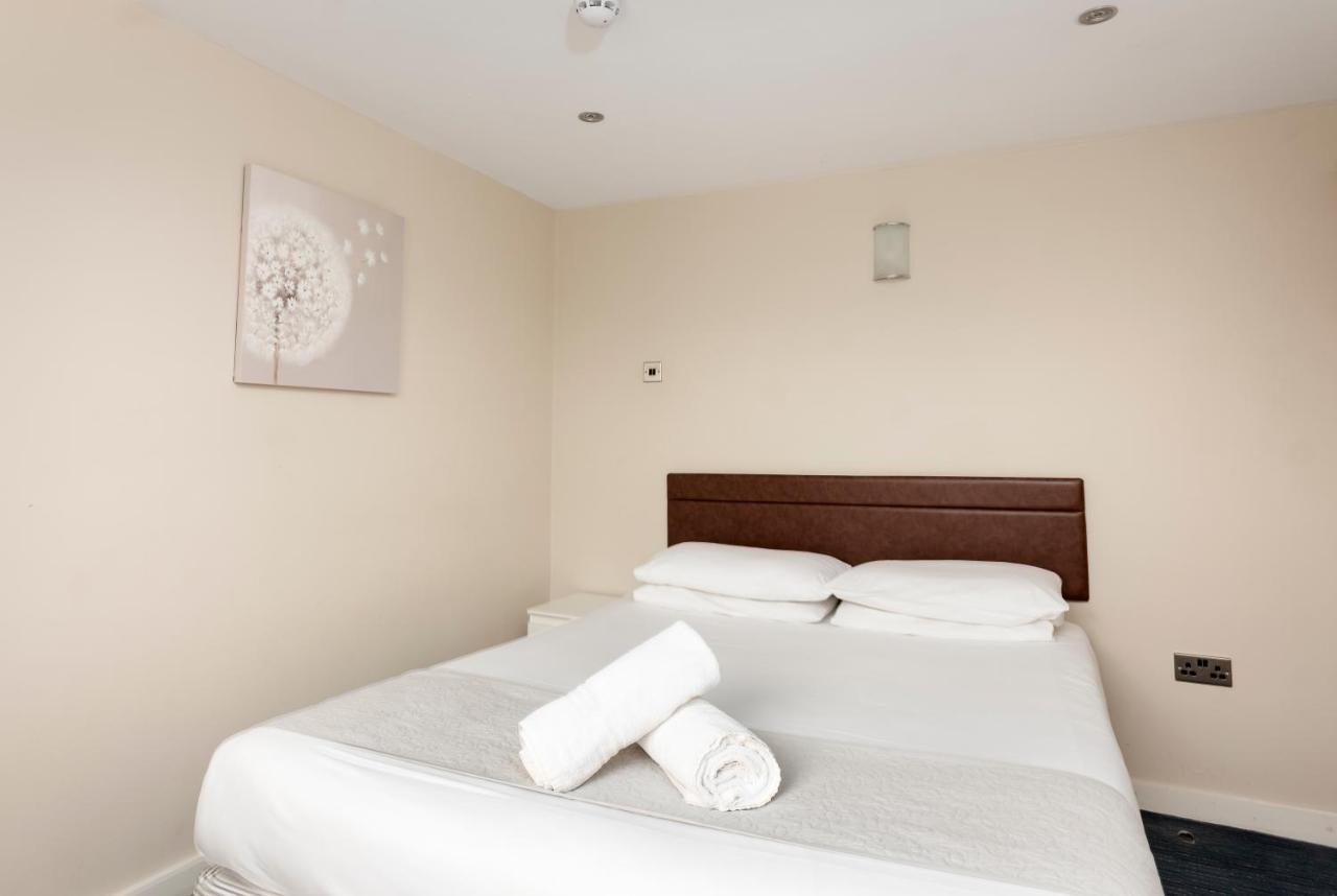 The R Inn Hotel Desborough Esterno foto