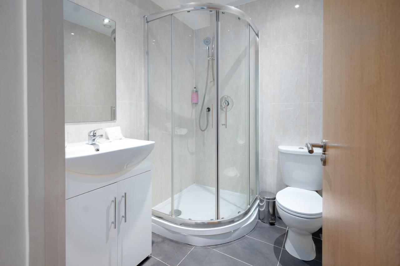 The R Inn Hotel Desborough Esterno foto