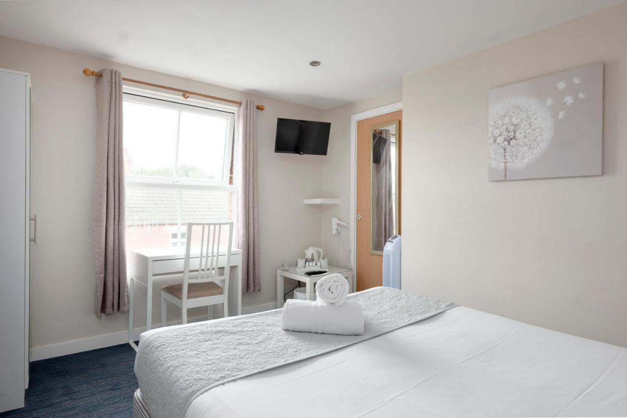 The R Inn Hotel Desborough Esterno foto